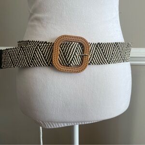 Elegant Black and Tan Woven Belt M